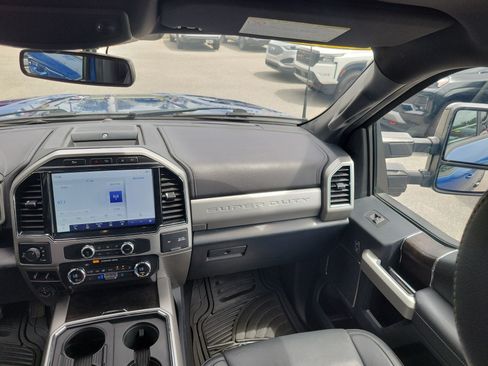 Used 2022 Ford F250 Lariat w/ Black Appearance Package AWD/4WD image 9