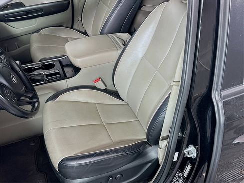 Used 2020 Kia Sedona EX image 18