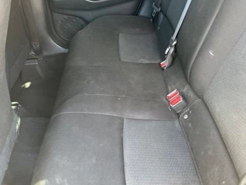 Used 2019 Toyota C-HR XLE FWD image 10