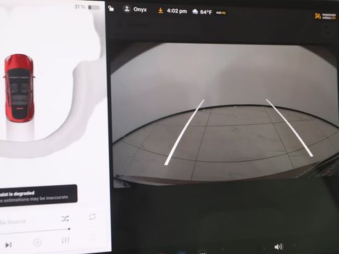 Used 2023 Tesla Model Y Performance image 11