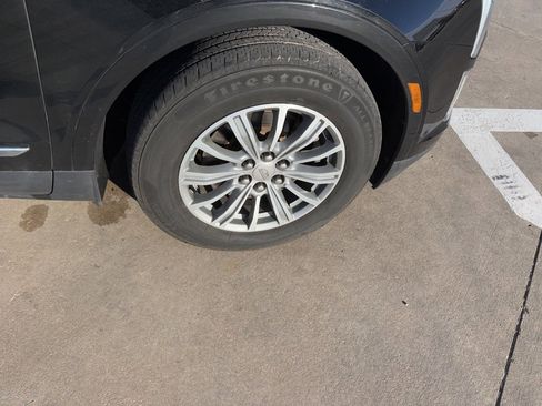 Used 2018 Cadillac XT5 Luxury w/ Driver Awareness Package image 2