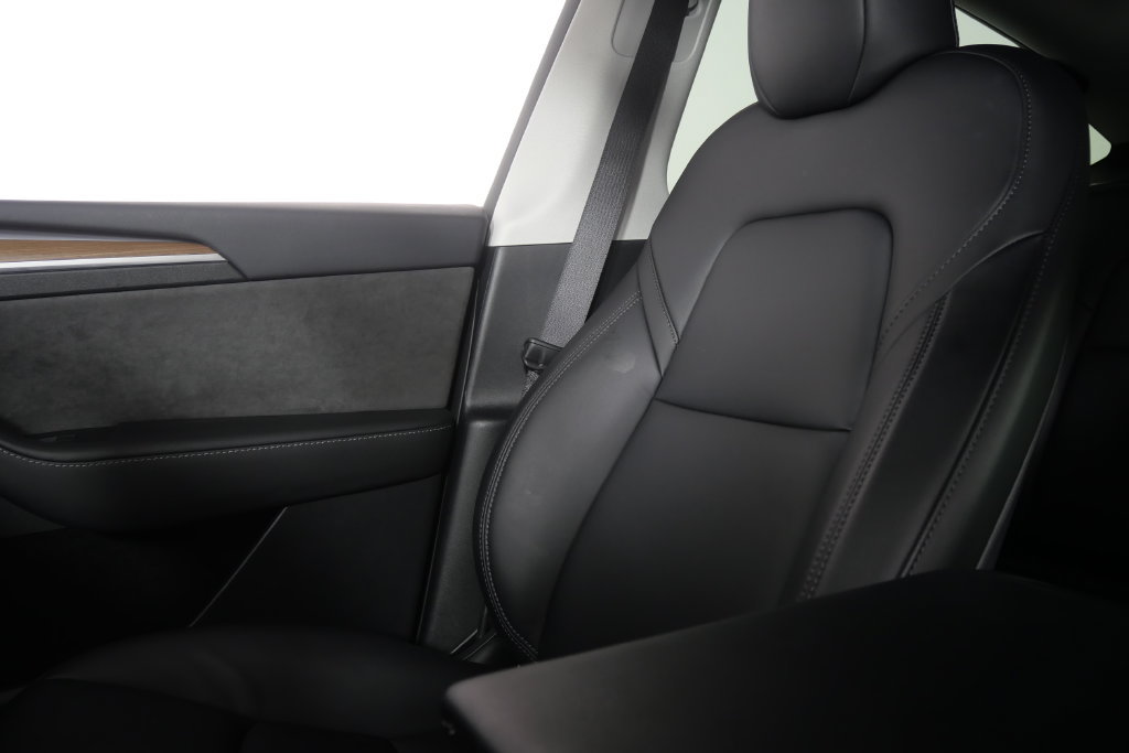 Used 2023 Tesla Model Y Performance AWD/4WD image 25