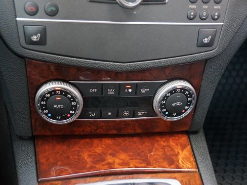 Used 2011 Mercedes-Benz C 300 4MATIC Sedan image 32