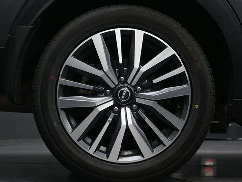 Used 2023 Nissan Kicks SV FWD image 9