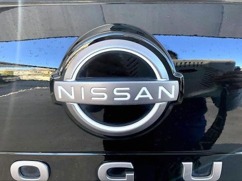 Certified 2024 Nissan Rogue SV image 30