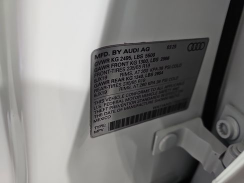 Used 2025 Audi Q5 Premium AWD/4WD image 39