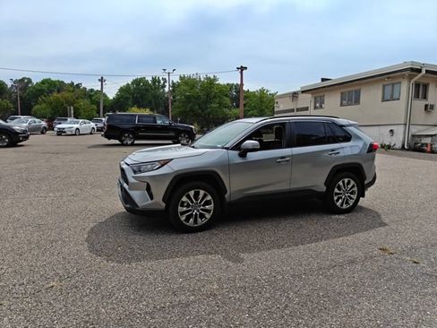 Used 2021 Toyota RAV4 XLE Premium AWD/4WD image 19