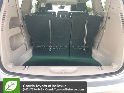 Used 2024 Chrysler Pacifica Touring-L FWD image 29