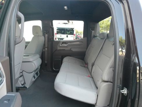 Used 2025 Chevrolet Silverado 1500 LT RWD image 19