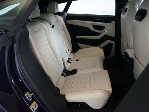 Used 2025 Lamborghini Urus SE AWD/4WD image 22