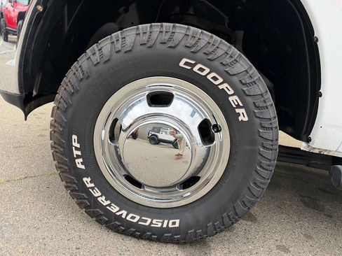 Used 2017 RAM 3500 Tradesman w/ Chrome Appearance Group image 47