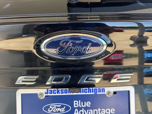 Certified 2024 Ford Edge SEL w/ Convenience Package AWD/4WD image 14