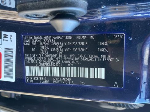 Used 2020 Toyota Highlander XLE image 23