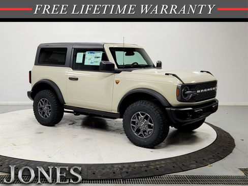 New 2025 Ford Bronco Badlands image 1