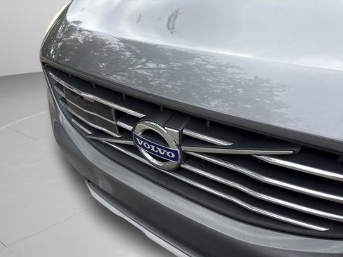 Used 2016 Volvo XC60 T6 Platinum w/ Climate Package image 21