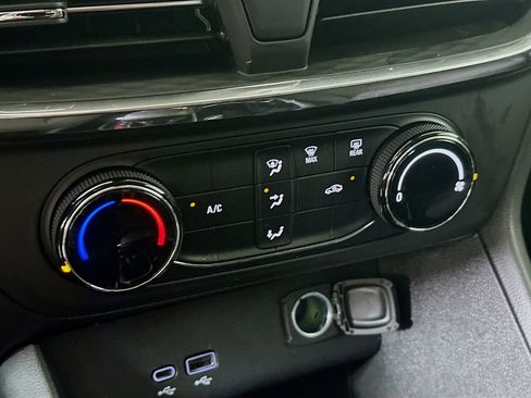 Used 2025 Buick Encore GX Preferred image 23