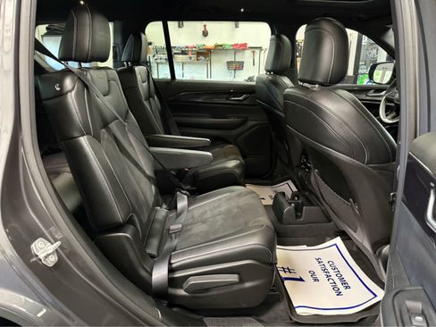 Used 2023 Jeep Grand Cherokee L Laredo AWD/4WD image 29
