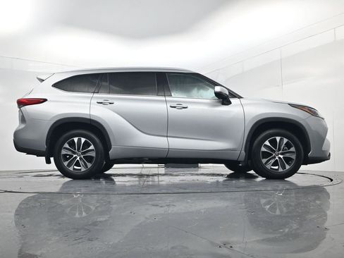 Used 2022 Toyota Highlander XLE image 56