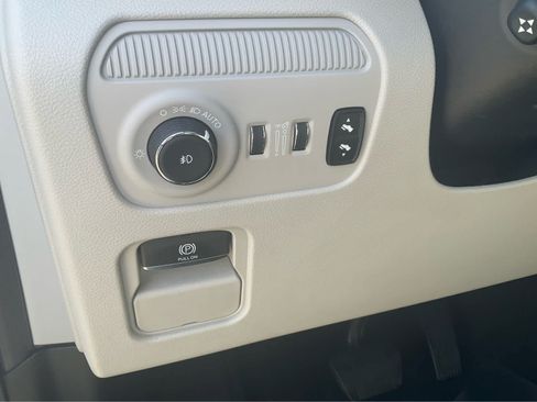 Used 2022 Jeep Grand Wagoneer Series I w/ Convenience Group III AWD/4WD image 24