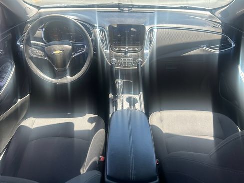 Used 2020 Chevrolet Malibu LT FWD image 29