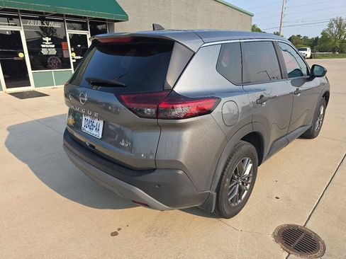 Used 2023 Nissan Rogue S AWD/4WD image 7