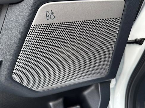 Used 2025 Ford F150 Lariat w/ Equipment Group 501A Mid image 22