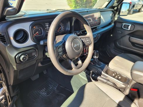 Used 2024 Jeep Wrangler Unlimited Sport AWD/4WD image 15