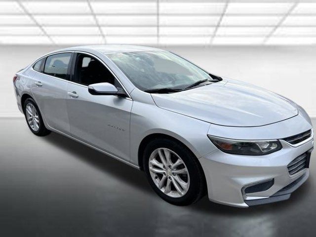 Used 2018 Chevrolet Malibu LT FWD image 2