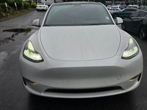 Used 2022 Tesla Model Y Performance image 2