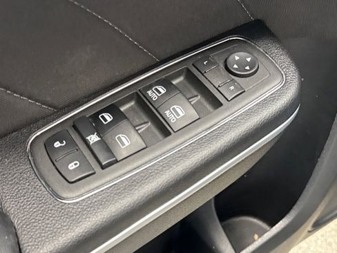 Used 2022 Dodge Charger SXT image 12