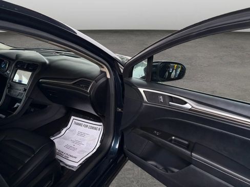 Used 2020 Ford Fusion SEL FWD image 19