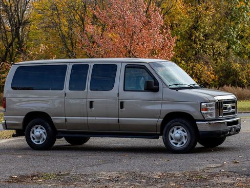 Used 2008 Ford E-350 and Econoline 350 XLT image 3