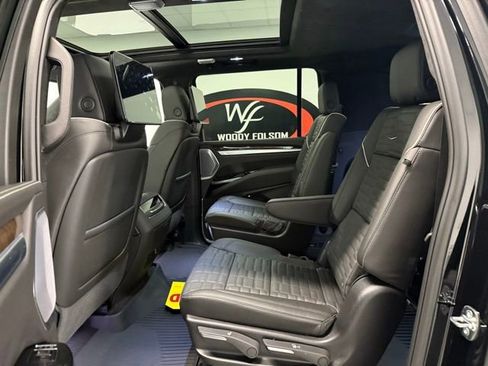 Used 2026 Cadillac Escalade ESV Platinum Sport w/ LPO, ONYX Package image 14