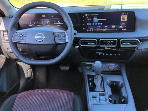 New 2026 Nissan Sentra SR w/ Floor Mat Package image 30