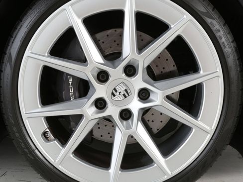 Used 2025 Porsche 911 Carrera RWD image 6