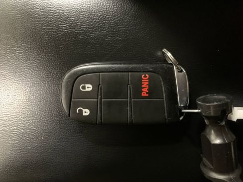 Used 2019 Dodge Journey SE w/ Premium Group image 31