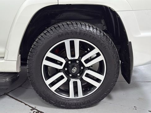 Used 2022 Toyota 4Runner Limited image 24