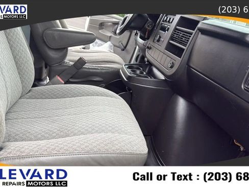 Used 2008 GMC Savana 2500 RWD image 24