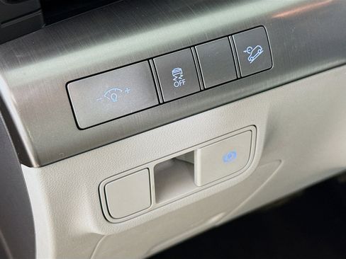 Used 2024 Hyundai Kona SEL image 9