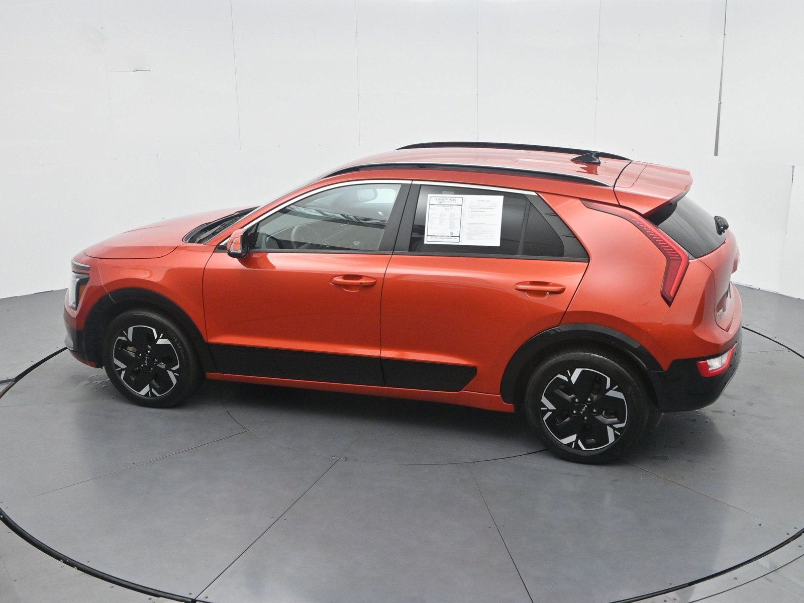 Used 2023 Kia Niro Wind FWD image 38