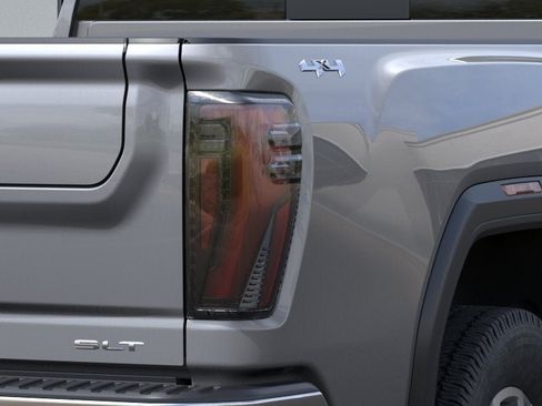 New 2026 GMC Sierra 3500 SLT w/ SLT Premium Package AWD/4WD image 11