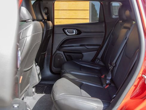 Used 2023 Jeep Compass Trailhawk image 7