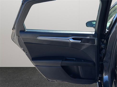 Used 2020 Ford Fusion SE image 35