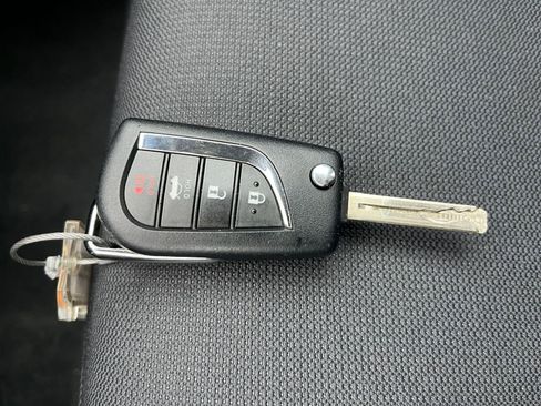 Used 2025 Toyota Corolla LE image 18