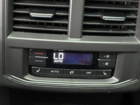 Used 2021 Volkswagen Atlas SEL Premium image 14