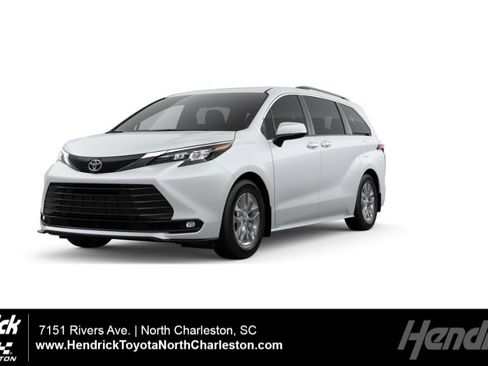 New 2026 Toyota Sienna XLE image 1