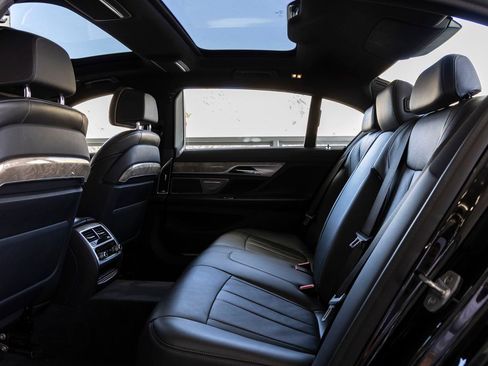 Used 2020 BMW 740i w/ M Sport Package RWD image 21