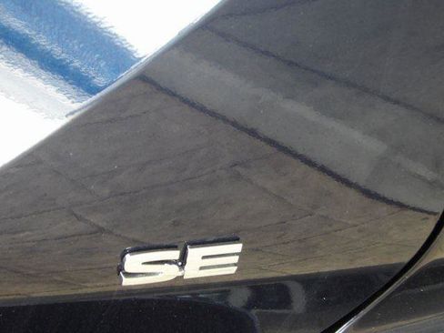 New 2025 Mitsubishi Outlander SE image 9