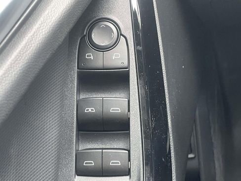 New 2026 Chevrolet Equinox LT w/ Convenience Package II FWD image 19