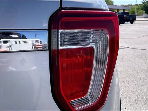 Used 2018 Ford Explorer 4WD image 33